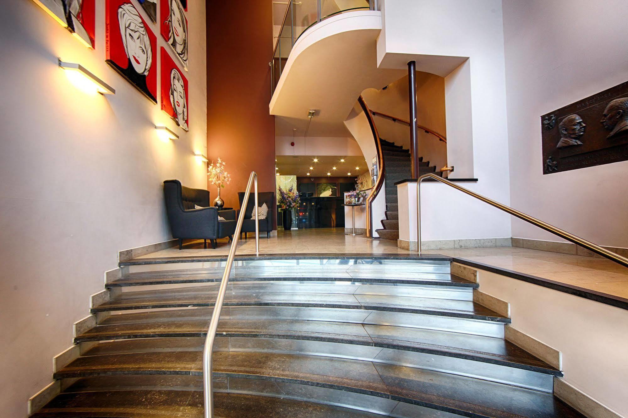 Hotel Leonardo Center 4*